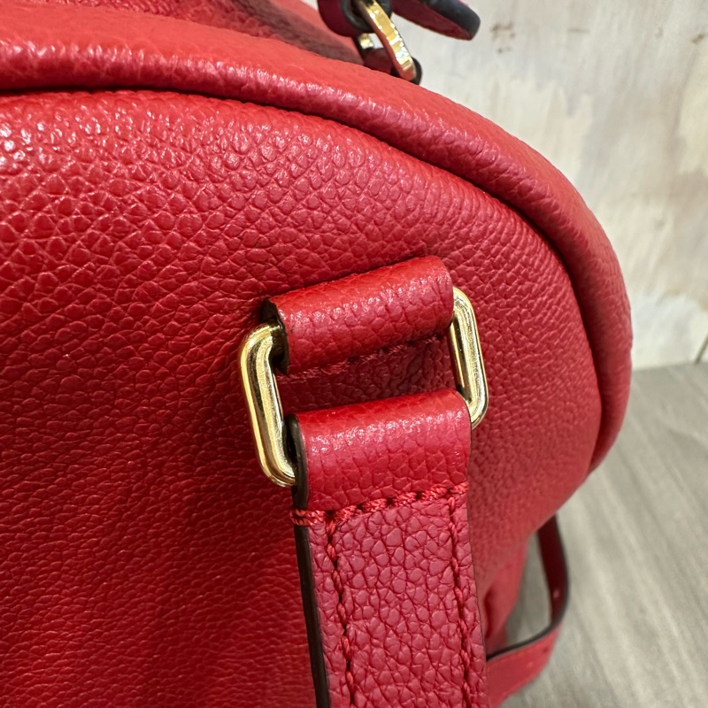 LV M44015 紅色牛皮壓紋後背包-11