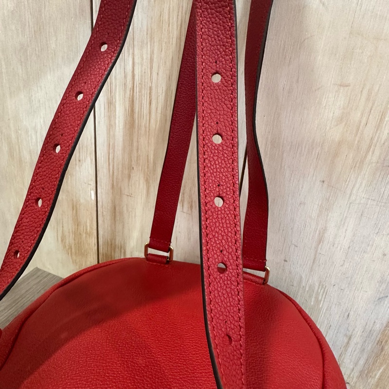 LV M44015 紅色牛皮壓紋後背包-14
