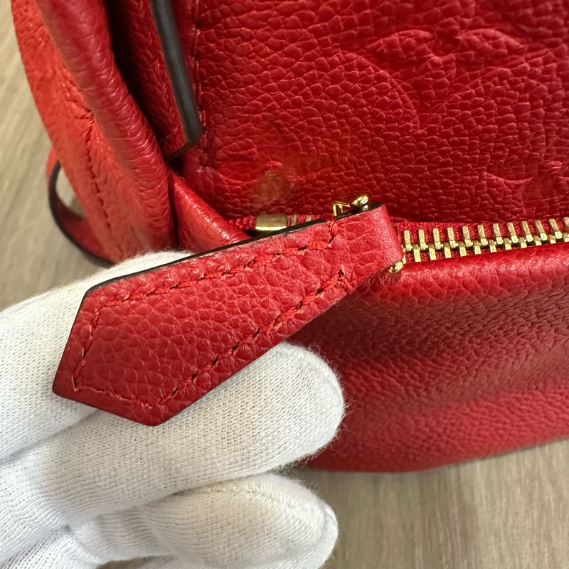 LV M44015 紅色牛皮壓紋後背包-27