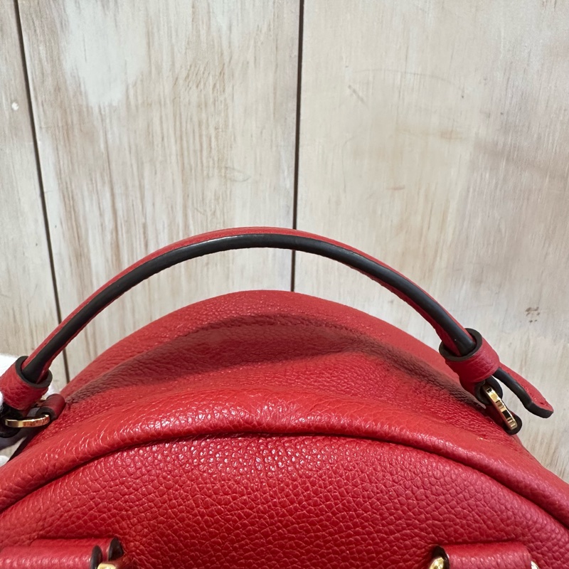 LV M44015 紅色牛皮壓紋後背包-46