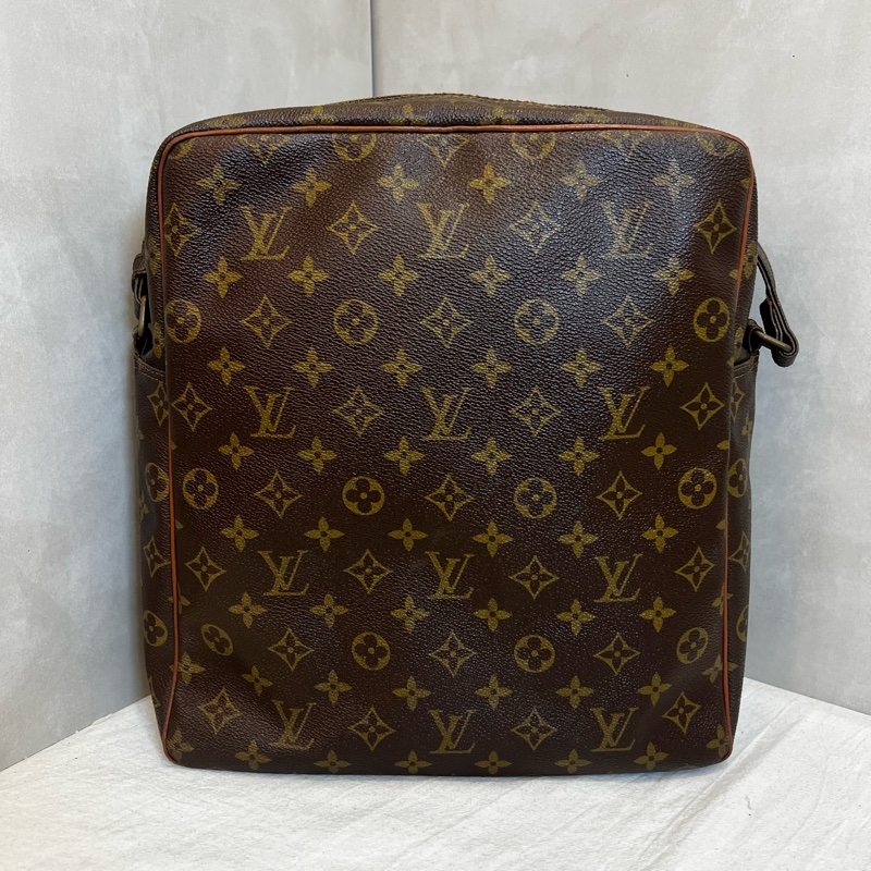 Louis Vuitton 直式書包-3