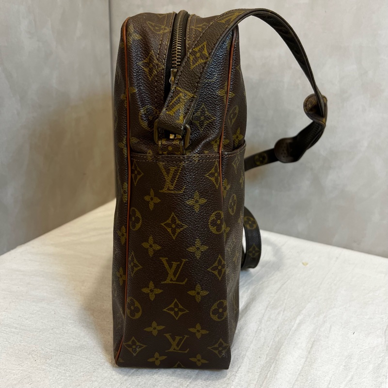 Louis Vuitton 直式書包-5