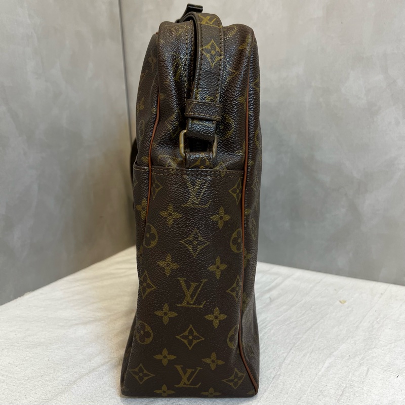 Louis Vuitton 直式書包-6