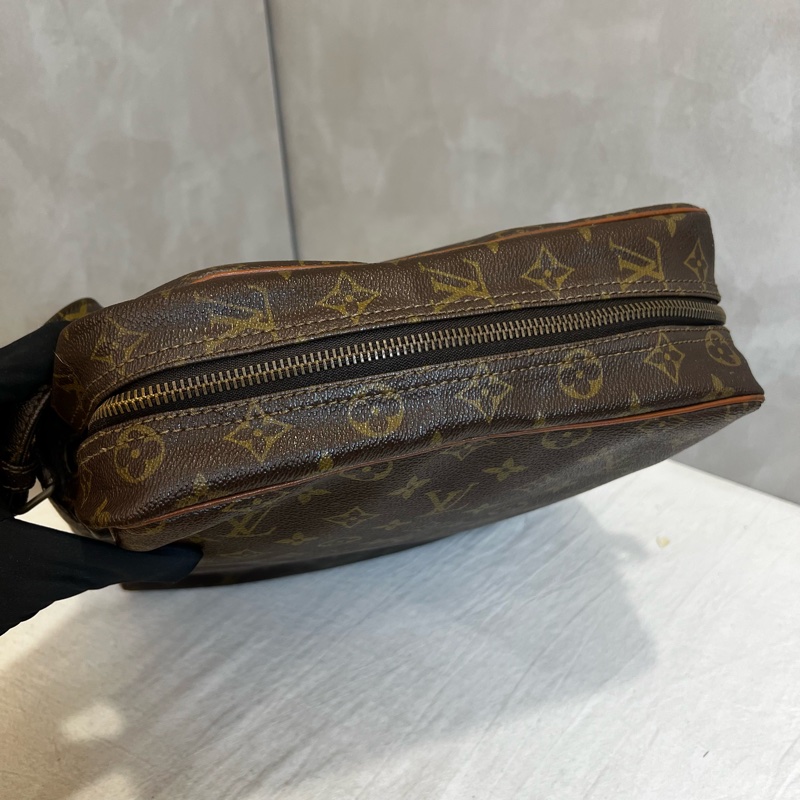Louis Vuitton 直式書包-7