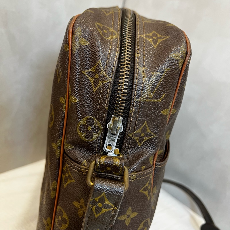 Louis Vuitton 直式書包-9