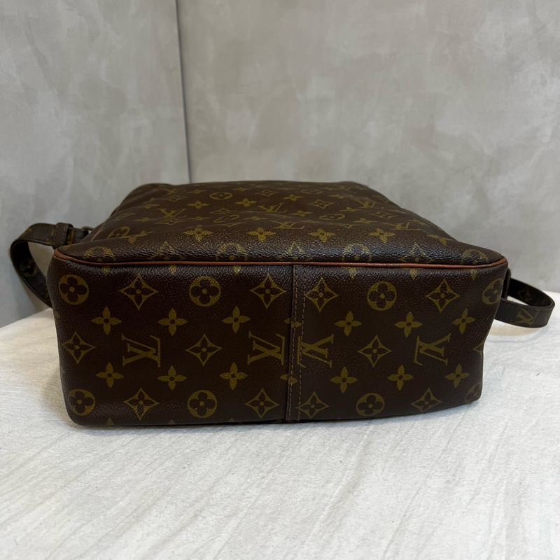 Louis Vuitton 直式書包-12