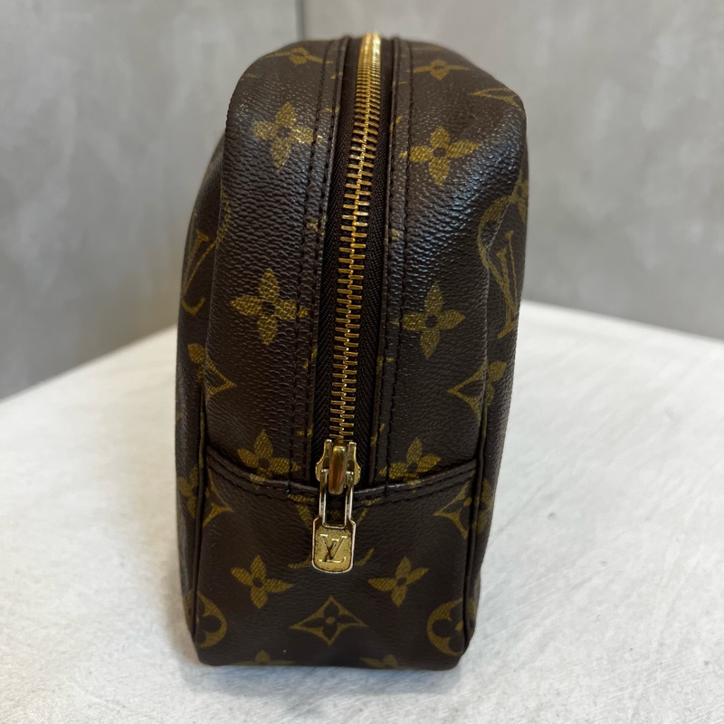 LV 經典洗漱包 手拿包-4