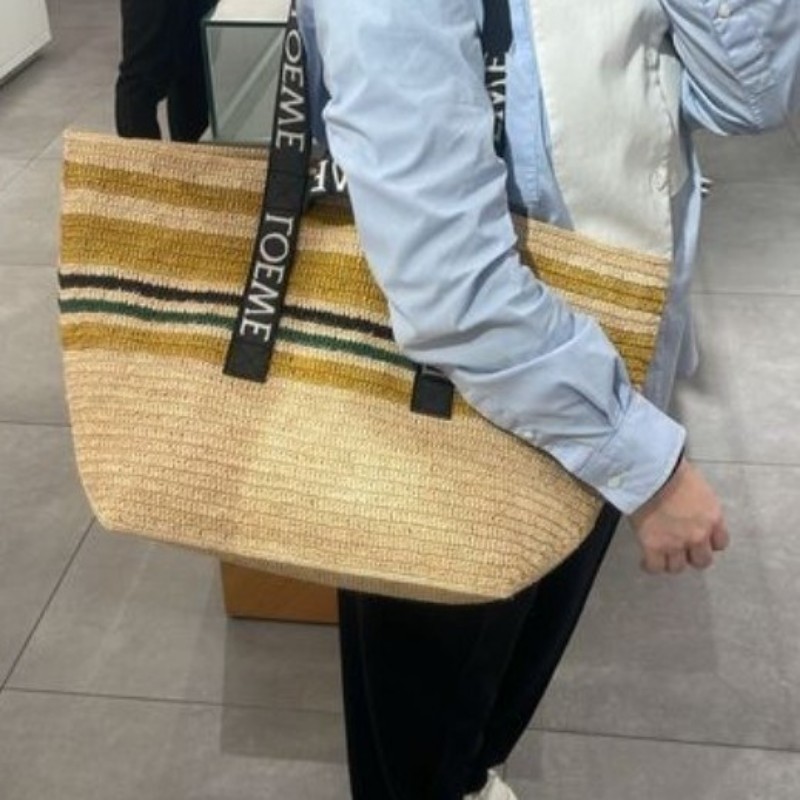 聖誕禮物/ 此價僅一天,全新LOEWE羅威Fold Shopper 拉菲草編織包/ 休閒上班手提包/ 托特包/ 購物袋/ 草編包-9