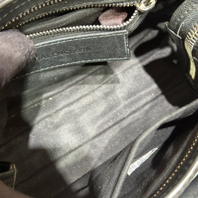 Balenciaga/巴黎世家 機車包 黑銀 黑色鴛鴦扣金屬 無鏡子有肩帶-5