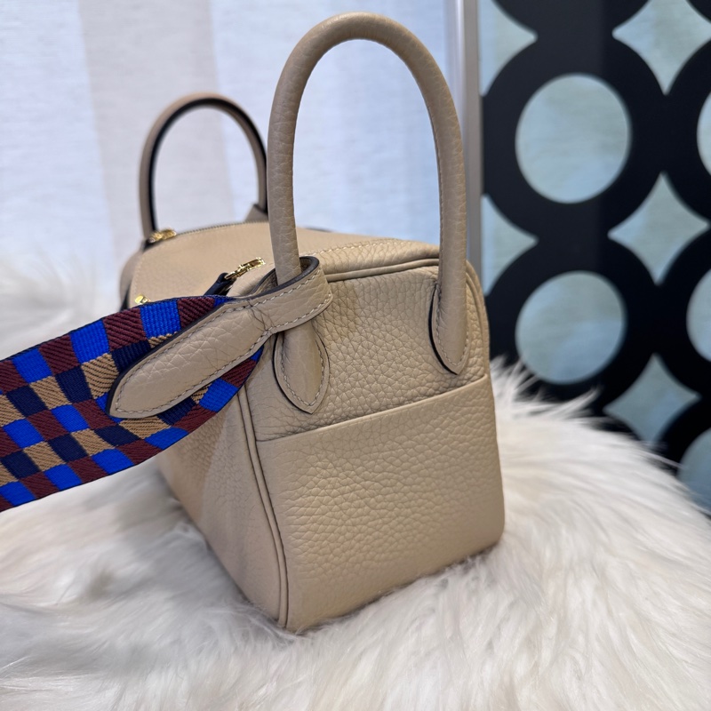 Hermes Mini Lindy 風衣灰TC皮金釦 近全新-2