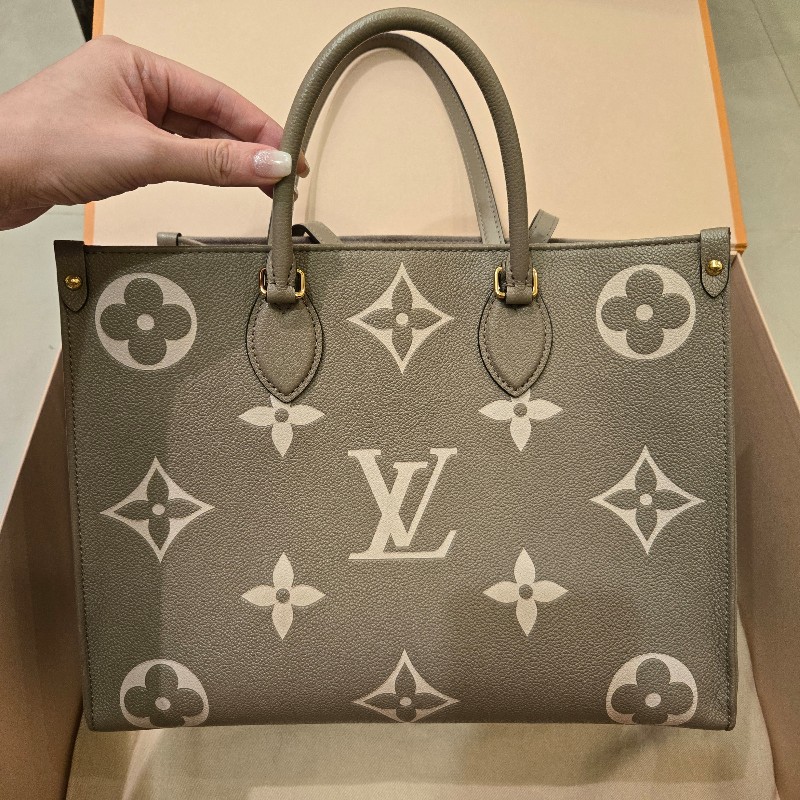 LV Louis Vuitton On The Go MM Tote路易威登手提肩背托特包晶片款-1
