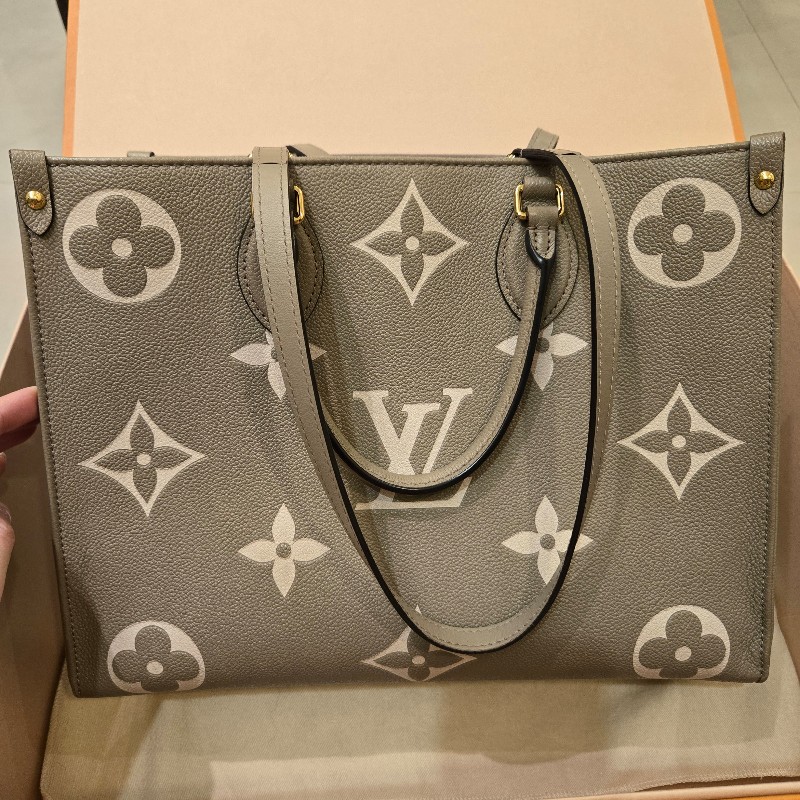 LV Louis Vuitton On The Go MM Tote路易威登手提肩背托特包晶片款-6