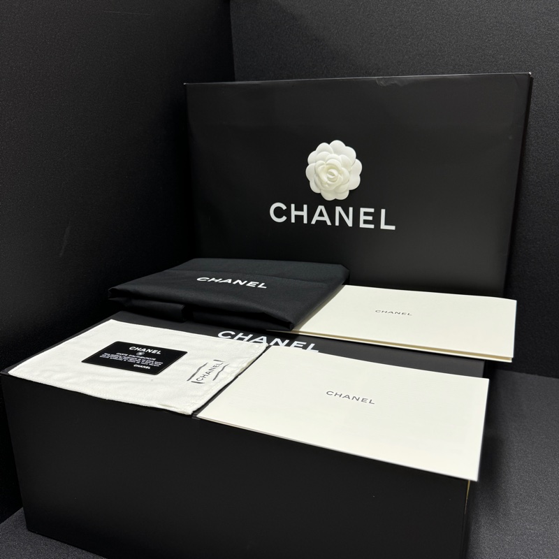(全新品 全套配件🎁) Chanel 19 Maxi 黑金羊皮 飛機包 專櫃33萬!-2