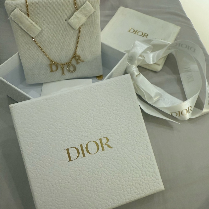 Dior logo帶鑽項鍊-11