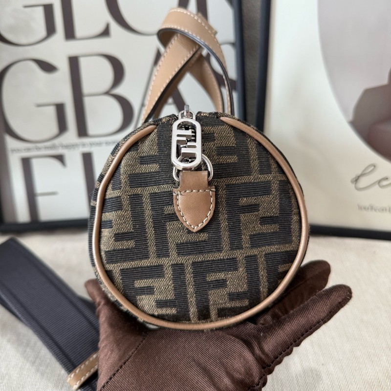 芬迪/Fendi手袋 老花新款手提圓筒包 配寬肩帶-1