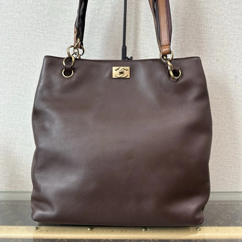 CHANEL 巧克力色金扣手提托特包 30*30*9 98新配件塵袋-0