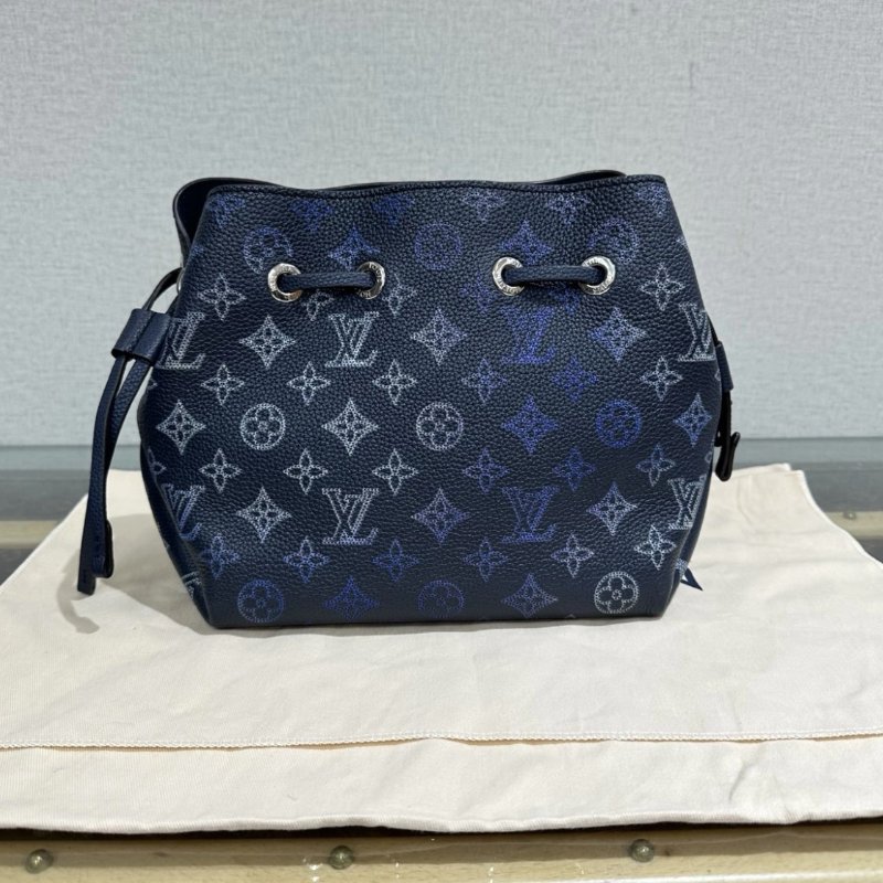 LV 漸變藍Bella月光女神水桶包 22*20*13 芯片款 99新配件盒子塵袋-5