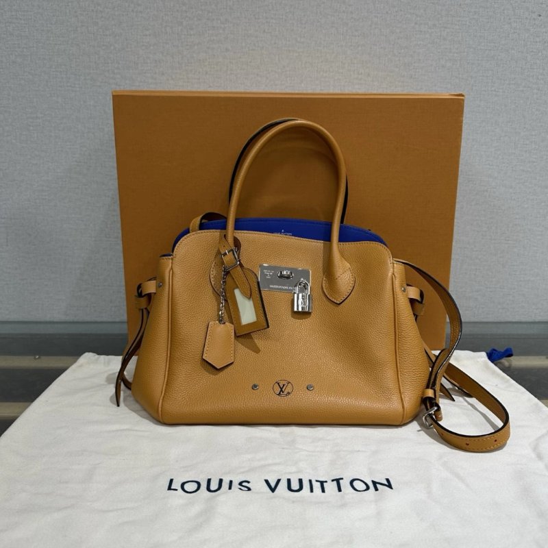 LV milla系列銀扣肩背手提包 22.5*23*16 99新配件盒子塵袋鑰匙鎖-0