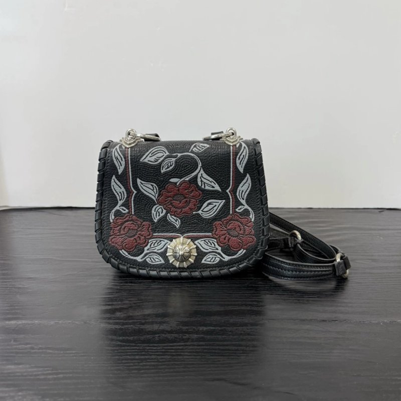 MIUMIU 黑色復古玫瑰浮雕肩背斜背包 20*15*6 98新配件塵袋-0