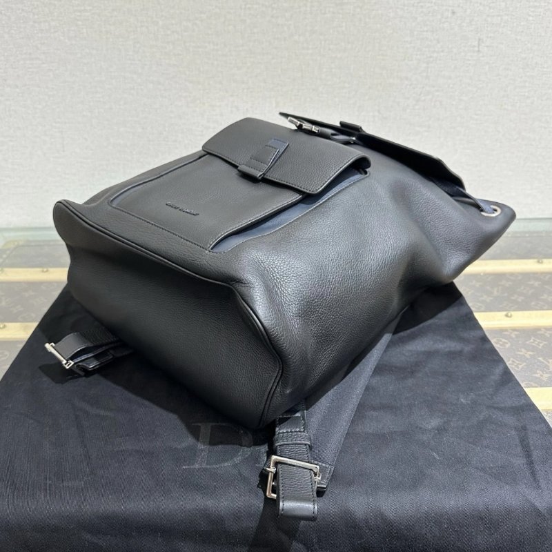 DIOR 黑色D-Motion牛皮男款後背包 30*11*38 98新配件塵袋-2