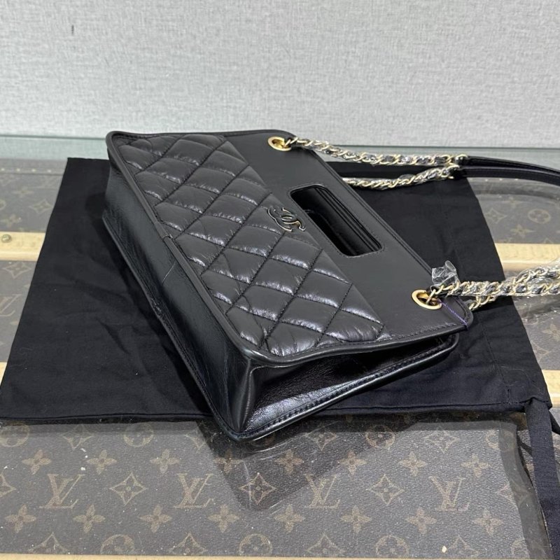 CHANEL 黑金橫版tote肩背腋下包 芯片款 26*18*8 99新配件塵袋-1