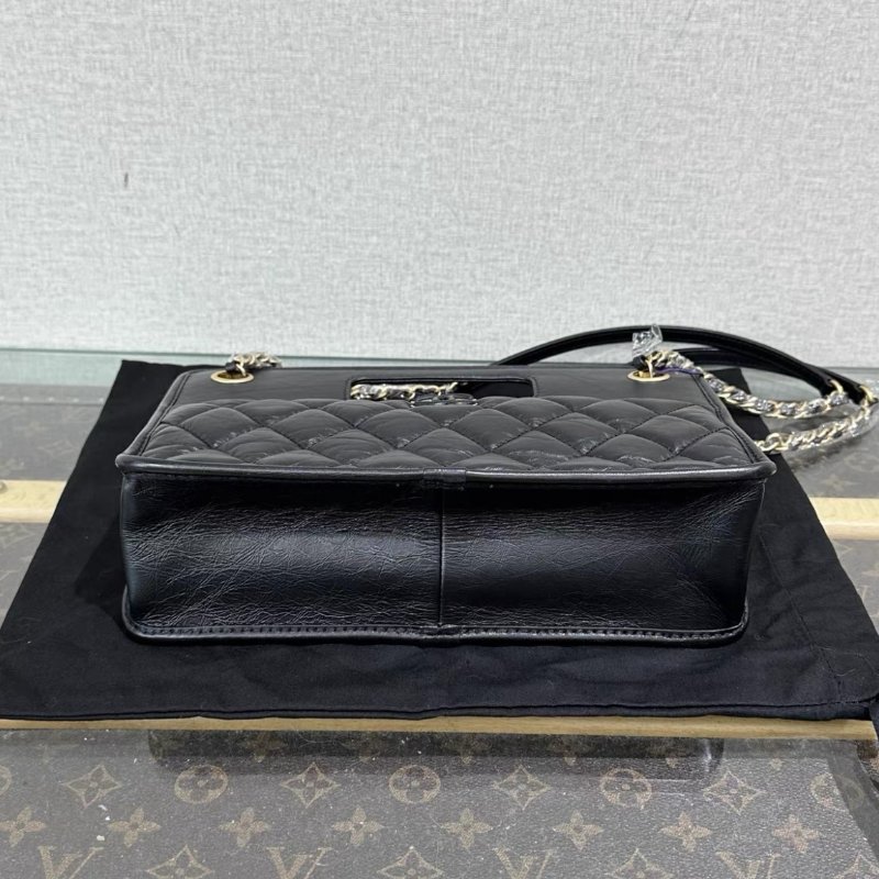 CHANEL 黑金橫版tote肩背腋下包 芯片款 26*18*8 99新配件塵袋-3