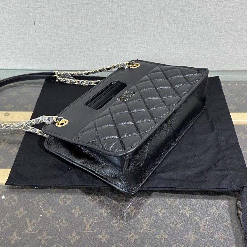 CHANEL 黑金橫版tote肩背腋下包 芯片款 26*18*8 99新配件塵袋-4