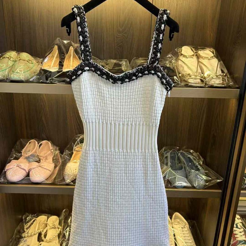 CHANEL 連身裙 尺寸36碼 僅試穿放置痕跡-0