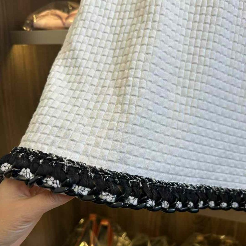 CHANEL 連身裙 尺寸36碼 僅試穿放置痕跡-4