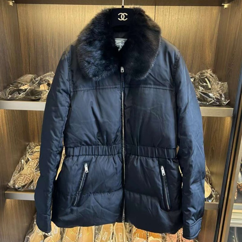 PRADA 羽絨衣 原價八萬多 水貂毛領 尺寸44碼偏小 非常新 經典永不過時的款-0