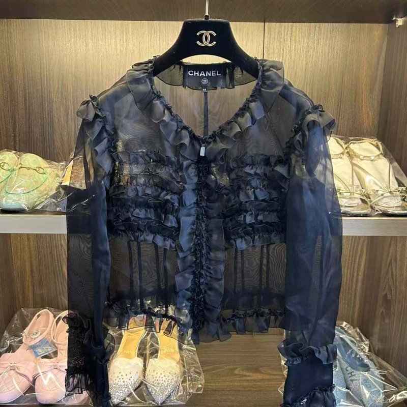 CHANEL 21p上衣 34號 全新閒置 搭配吊帶美背都可以 很美-0