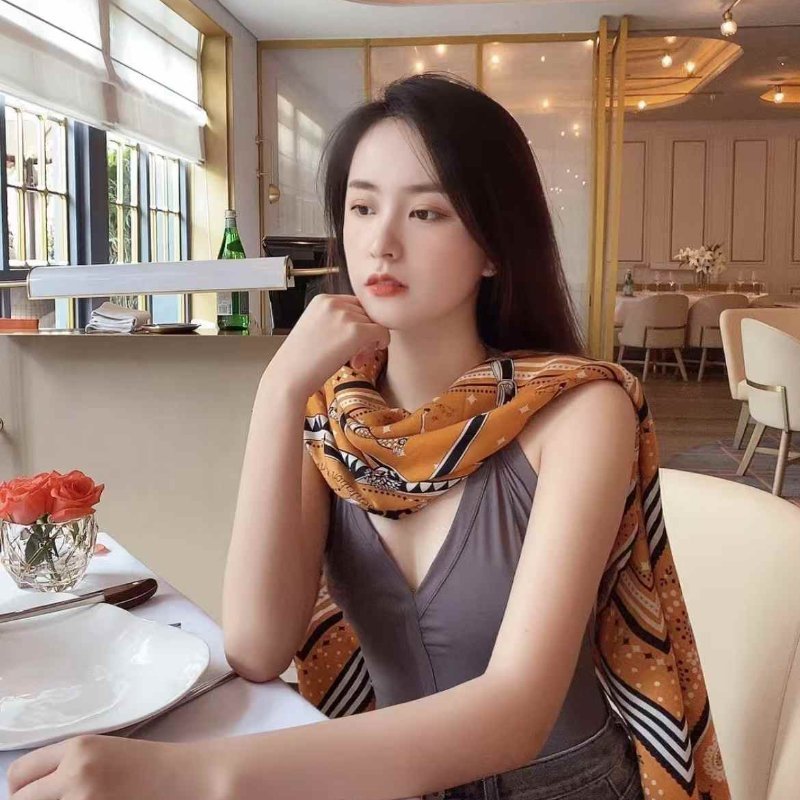 Hermès 羊絨真絲大披肩全新 尺寸140x140 配戴或裱框都好看-1