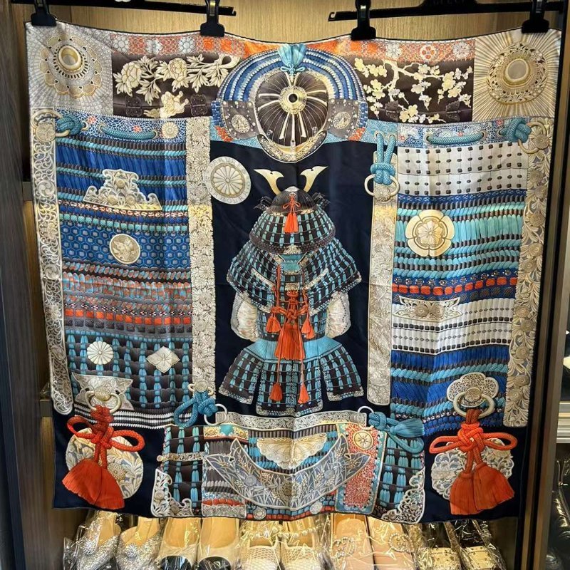 HERMES絲巾 尺寸90x90 武士盔甲 除了配戴也適合裱框收藏-1
