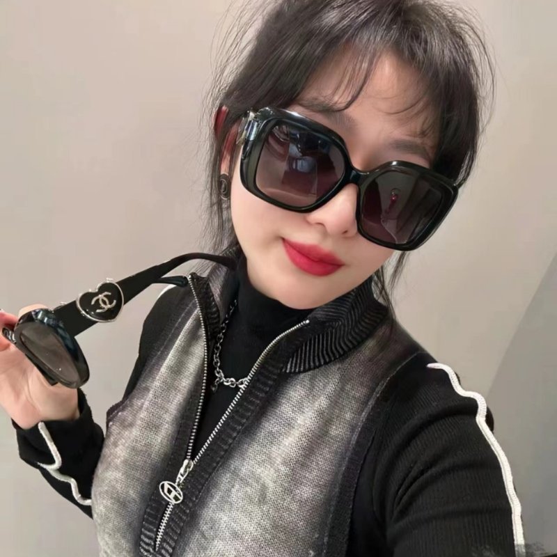 CHANEL 5518 大框墨鏡 鏡腿法琅雙C logo 打開是個小鏡子 全新全配-1