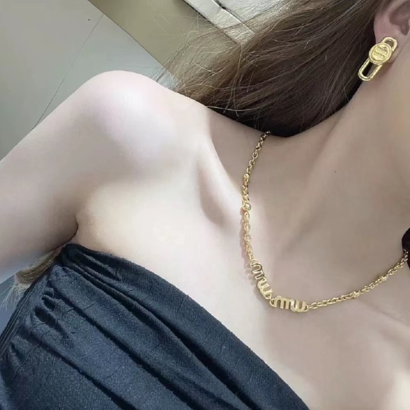 miumiu 字母項鍊 全新-0