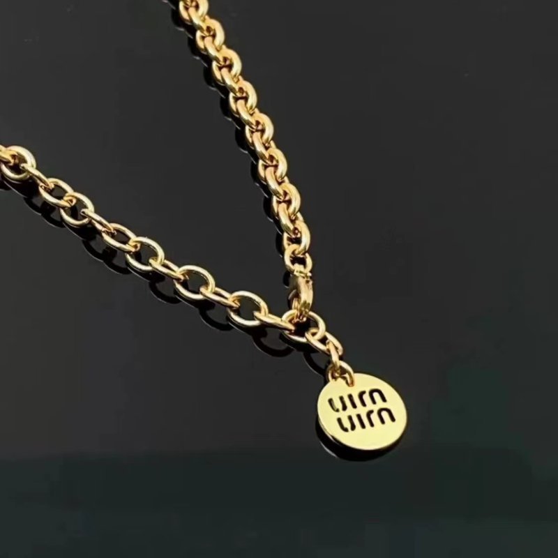 miumiu 字母項鍊 全新-5