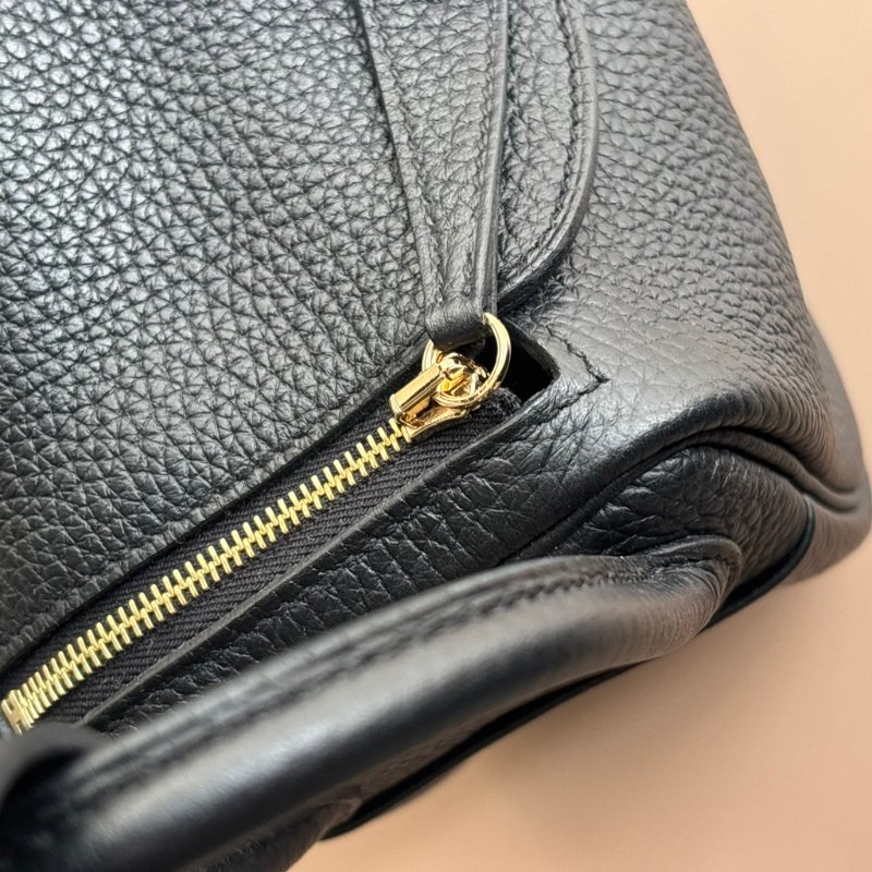 ::HERMES 愛馬仕:: W刻黑色皮革金釦MINI LINDY手提斜背包-5