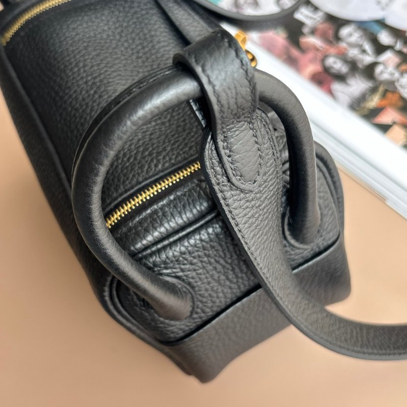 ::HERMES 愛馬仕:: W刻黑色皮革金釦MINI LINDY手提斜背包-16