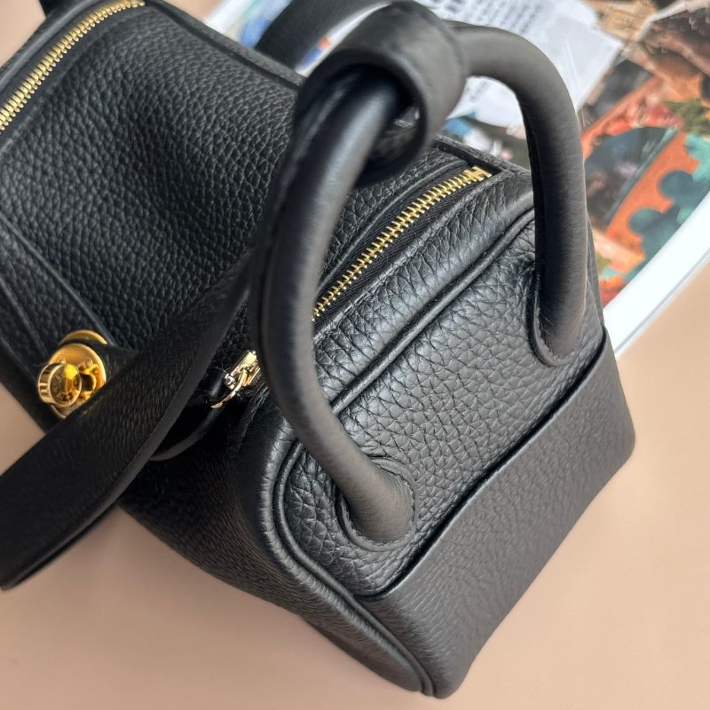::HERMES 愛馬仕:: W刻黑色皮革金釦MINI LINDY手提斜背包-17
