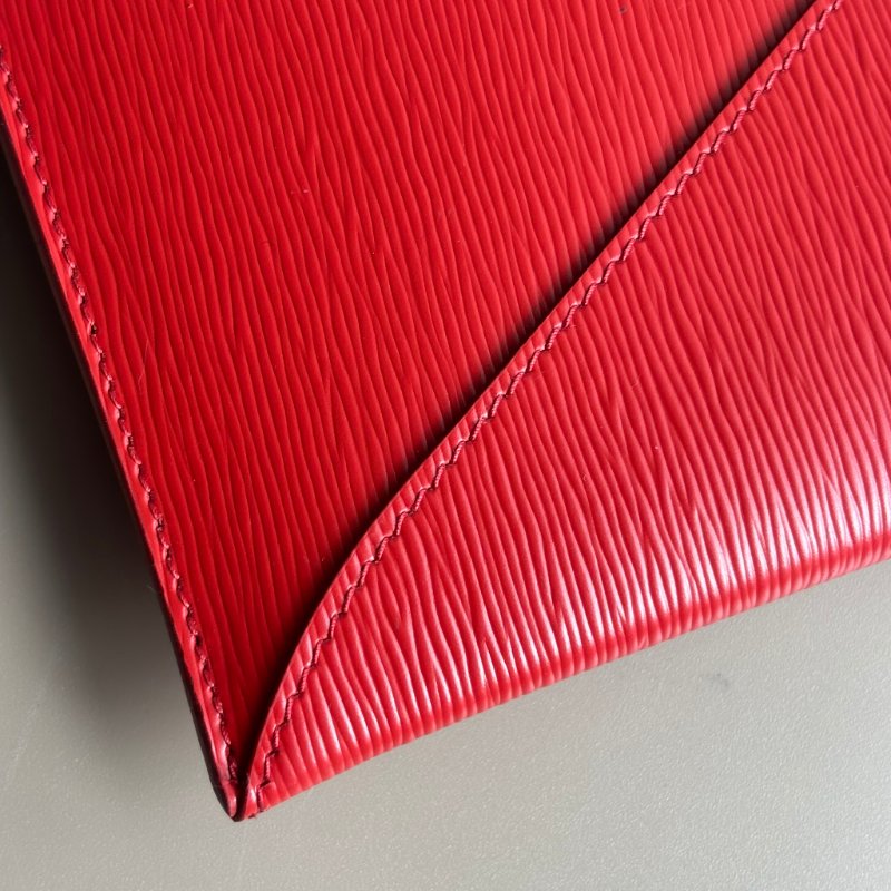 ::PRADA:: Saffiano紅色皮革金LOGO信籤釦式扁長夾 手拿包-21