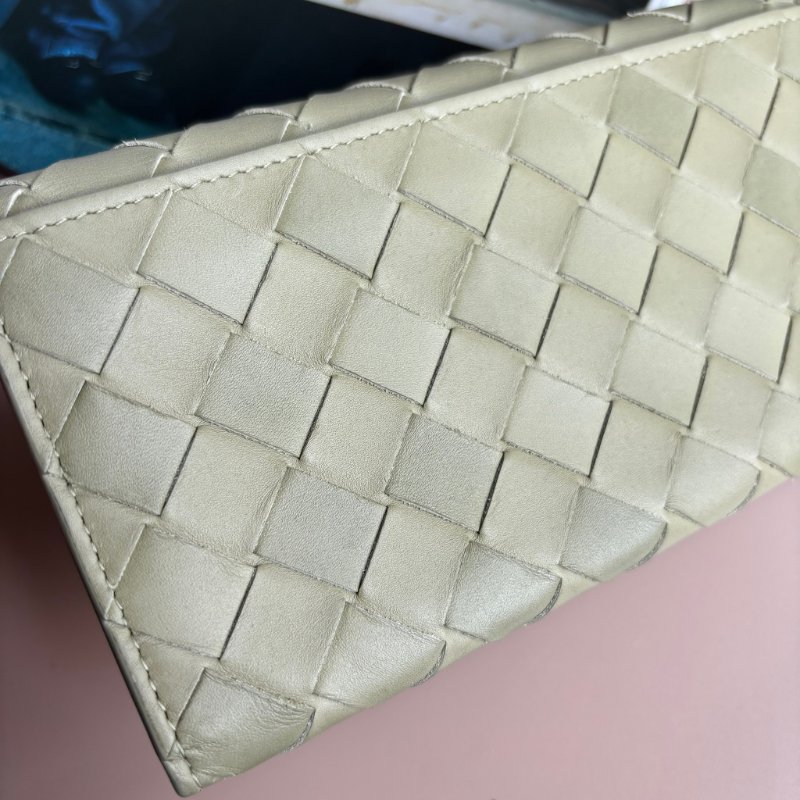 ::BOTTEGA VENETA:: BV 經典編織灰綠色牛皮對開長夾-4