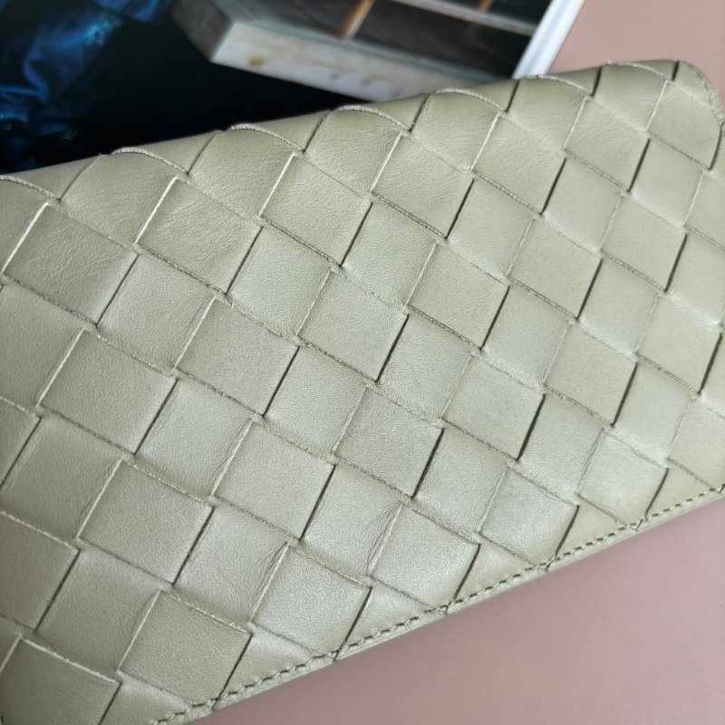 ::BOTTEGA VENETA:: BV 經典編織灰綠色牛皮對開長夾-6