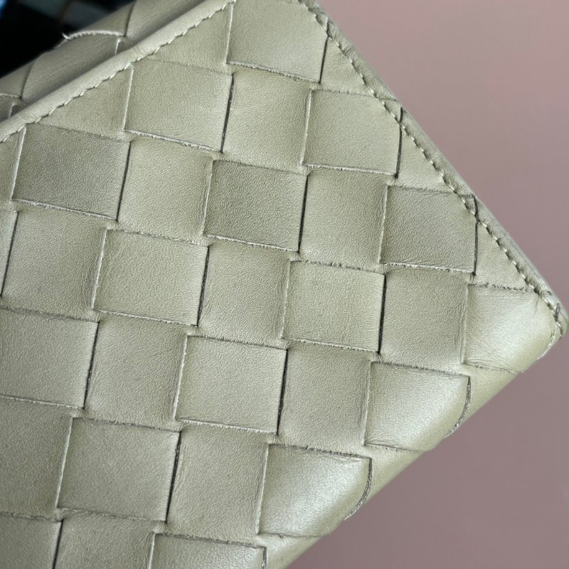 ::BOTTEGA VENETA:: BV 經典編織灰綠色牛皮對開長夾-26