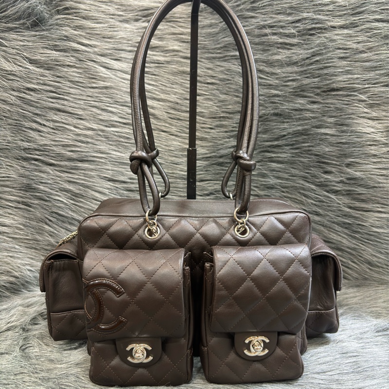 Chanel A25173 LOGO 雙C 康朋 巧克力咖啡色 牛皮 拉鍊 肩背包 吐司包 手提包 多口袋 書包釦-0