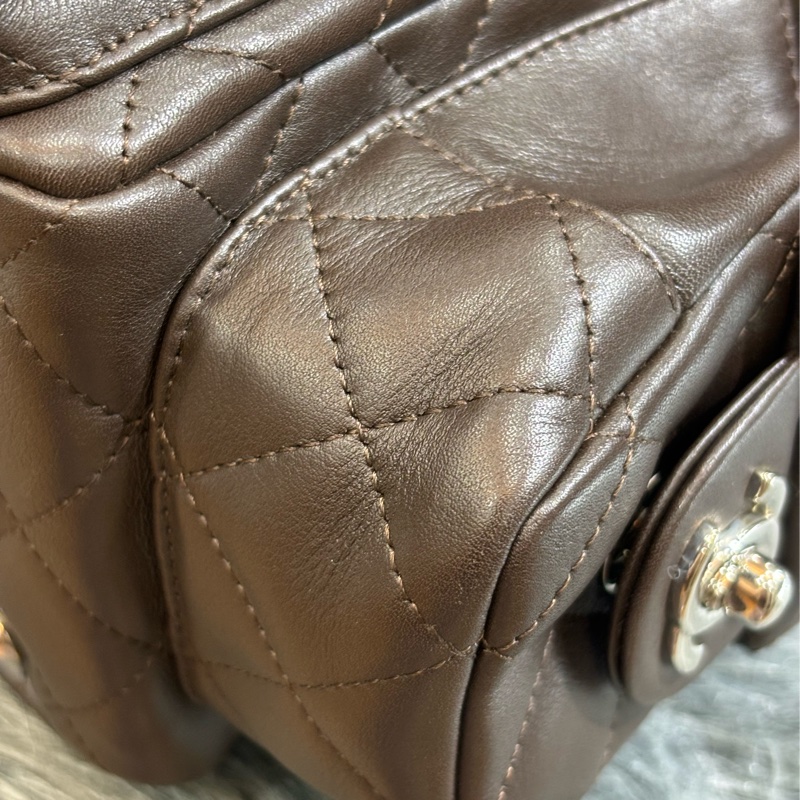 Chanel A25173 LOGO 雙C 康朋 巧克力咖啡色 牛皮 拉鍊 肩背包 吐司包 手提包 多口袋 書包釦-45