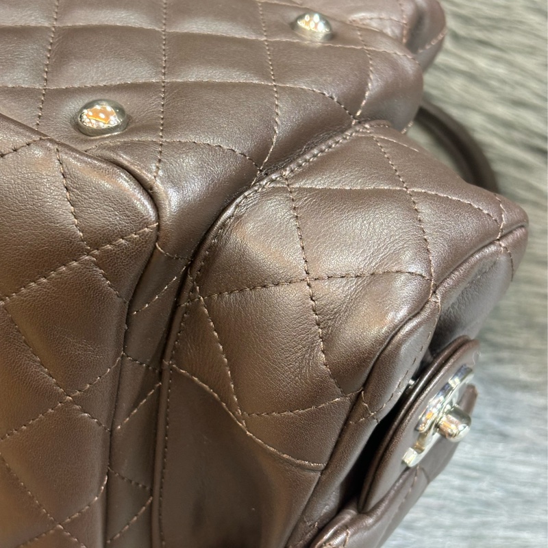 Chanel A25173 LOGO 雙C 康朋 巧克力咖啡色 牛皮 拉鍊 肩背包 吐司包 手提包 多口袋 書包釦-47