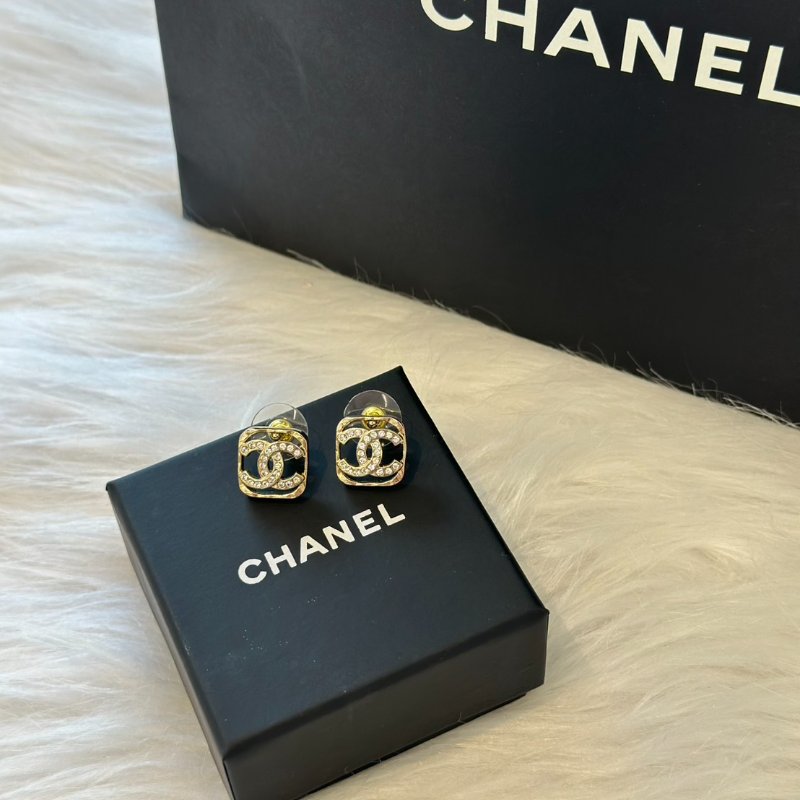 CHANEL 23P方塊水鑽雙C耳環-2