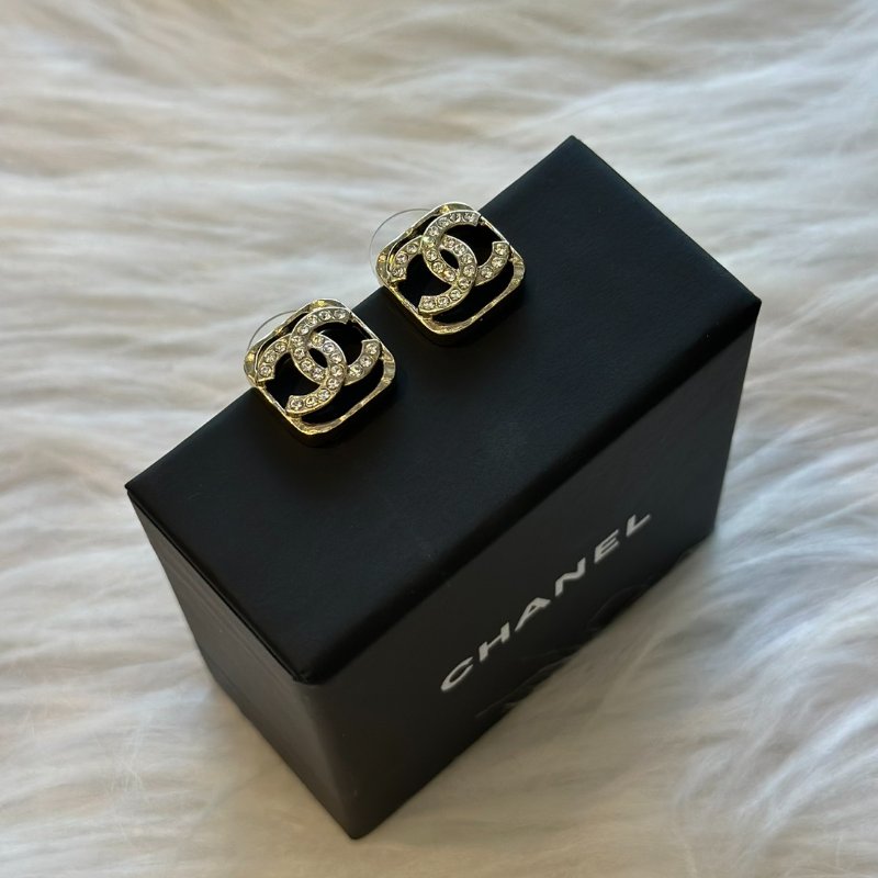 CHANEL 23P方塊水鑽雙C耳環-4