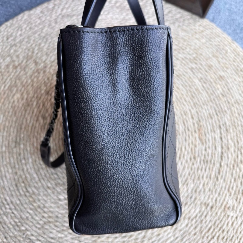 Chanel香奈兒 黑銀琺瑯扣荔枝牛托特tote小號-5