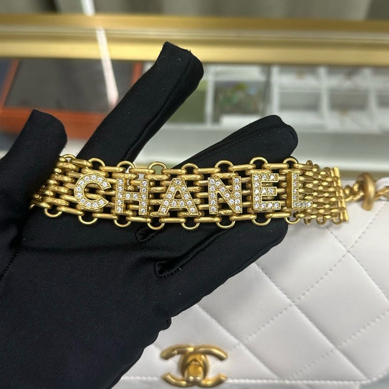 Chanel 22s Flap白金水鑽 logo-18